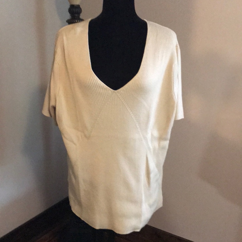 Short sleeve top